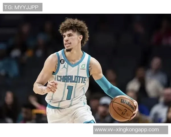 拉梅洛鲍尔尽显个人能力27投12中砍下34分8篮板9助攻难救球队失利